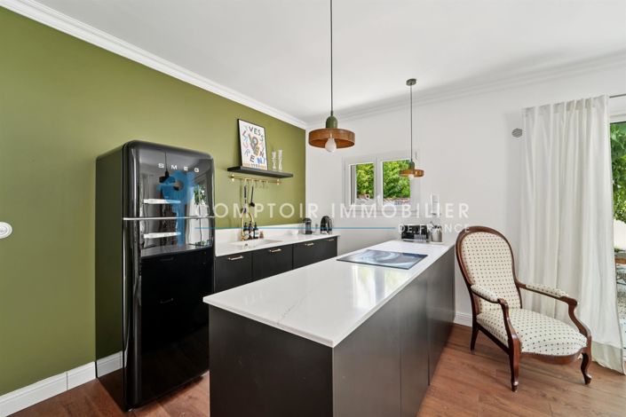 Image No.10-3 Bed House for sale