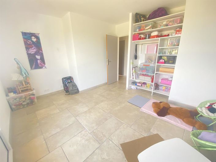 Image No.18-4 Bed House for sale