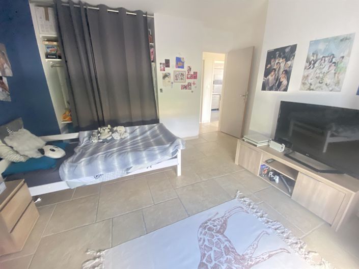 Image No.19-4 Bed House for sale