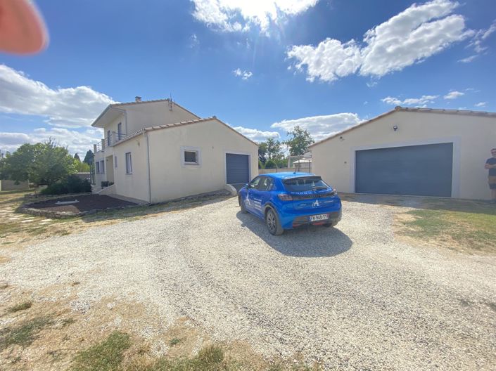 Image No.26-4 Bed House for sale