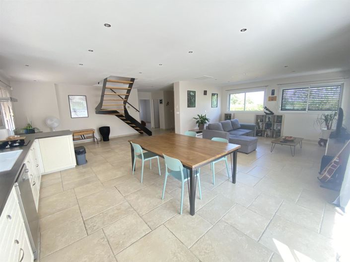 Image No.6-4 Bed House for sale