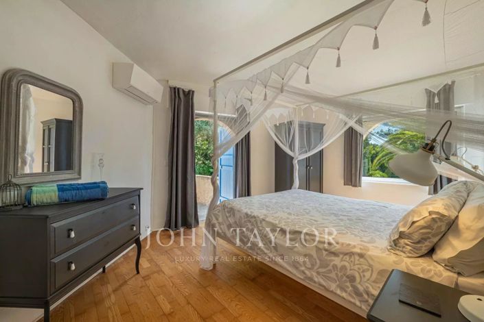 Image No.10-5 Bed House for sale