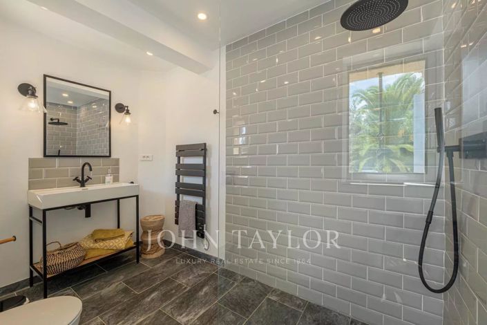 Image No.11-Maison de 5 chambres à vendre à Châteauneuf-Grasse