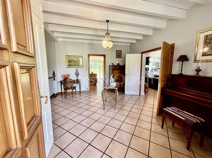 Image No.18-5 Bed House for sale