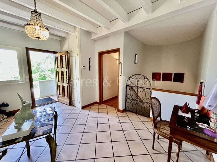 Image No.19-5 Bed House for sale