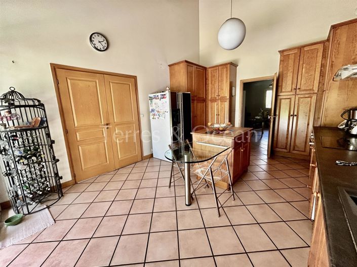 Image No.20-5 Bed House for sale