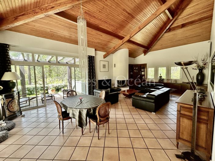 Image No.22-5 Bed House for sale