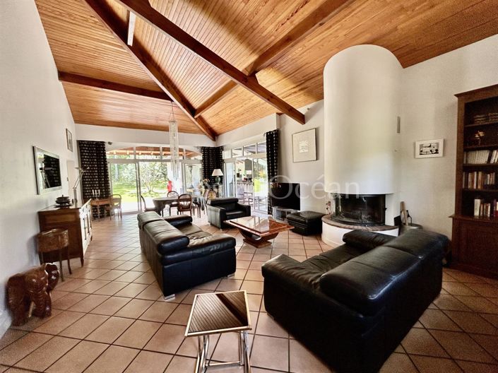 Image No.23-5 Bed House for sale