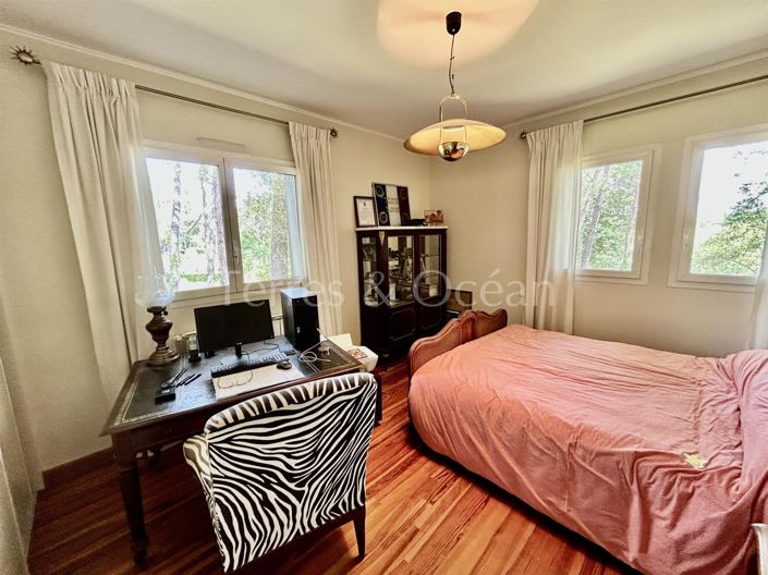 Image No.27-5 Bed House for sale