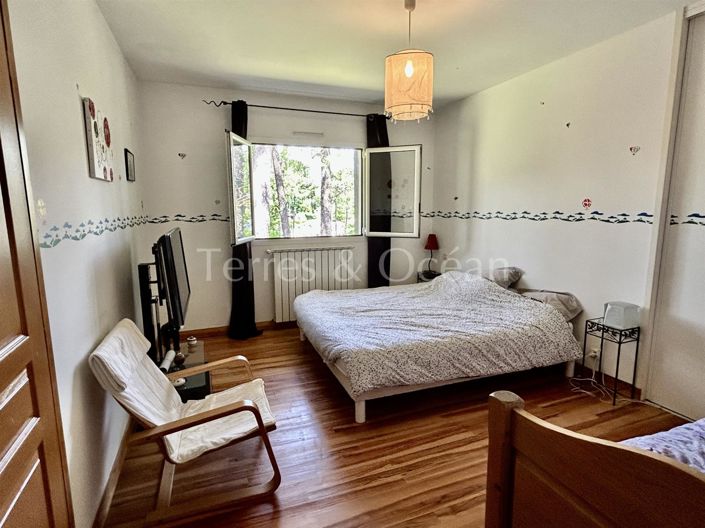 Image No.28-5 Bed House for sale