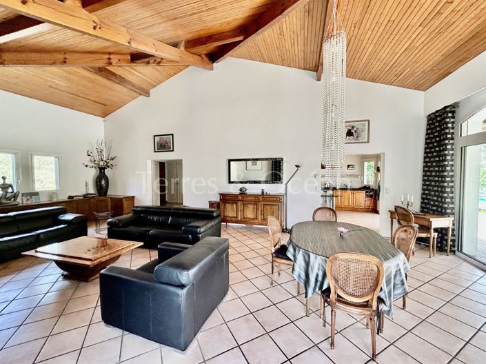 Image No.4-5 Bed House for sale