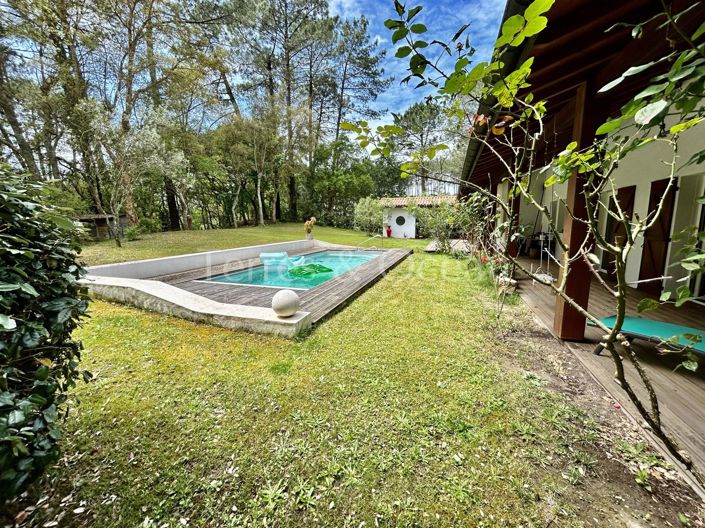 Image No.5-5 Bed House for sale