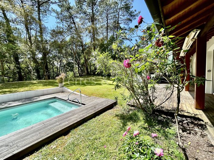 Image No.8-5 Bed House for sale