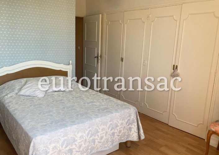 Image No.7-3 Bed House for sale