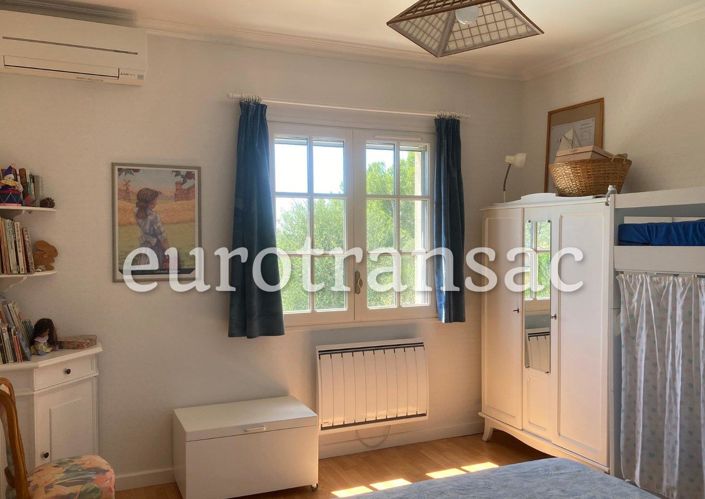 Image No.8-3 Bed House for sale