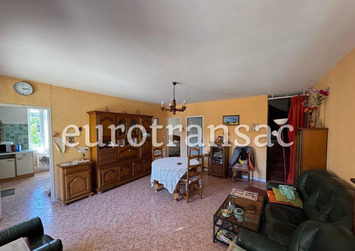 Image No.2-4 Bed House for sale