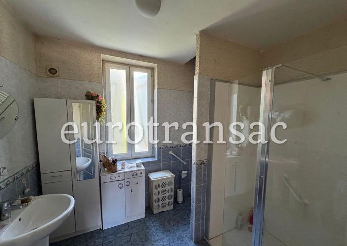 Image No.8-4 Bed House for sale