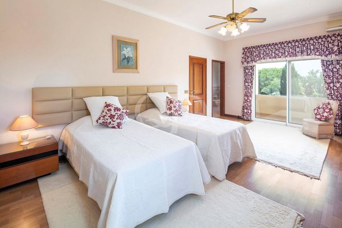 Image No.15-4 Bed House for sale