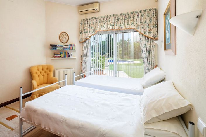 Image No.22-4 Bed House for sale