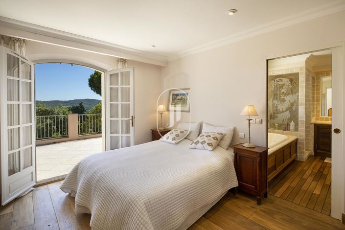 Image No.10-7 Bed House for sale