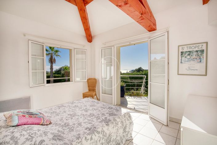 Image No.12-5 Bed House for sale