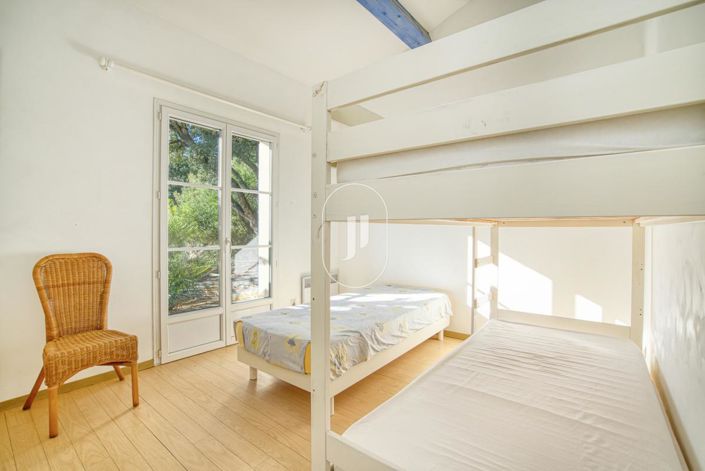 Image No.14-5 Bed House for sale