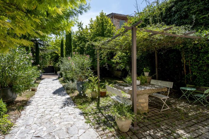 Image No.18-6 Bed House for sale