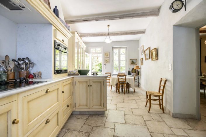 Image No.6-6 Bed House for sale