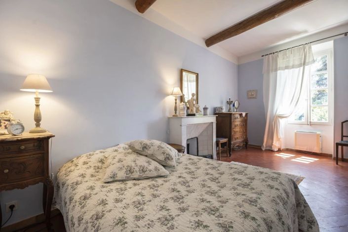 Image No.8-6 Bed House for sale