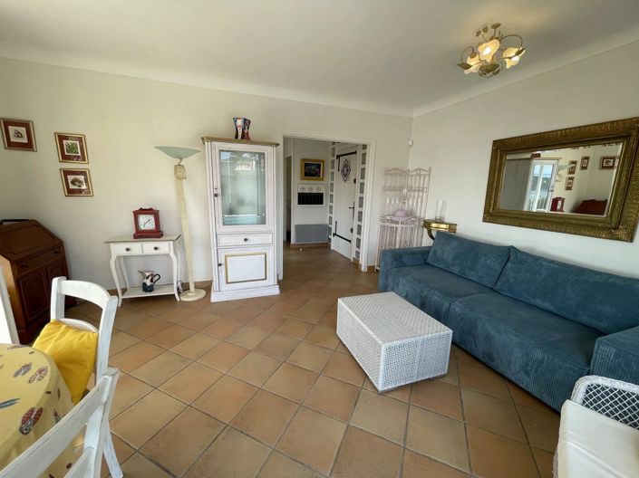 Image No.12-2 Bed House for sale