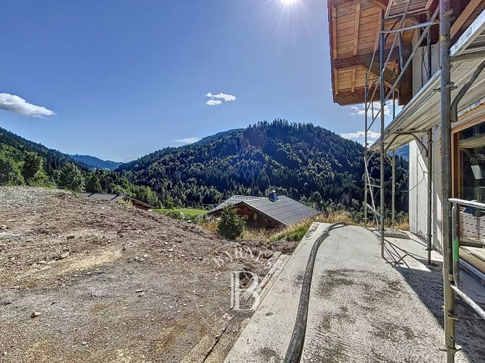 Image No.16-5 Bed House for sale