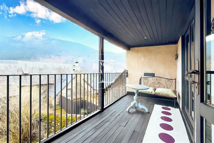 Image No.18-5 Bed Property for sale