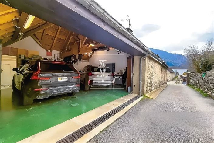 Image No.20-5 Bed Property for sale