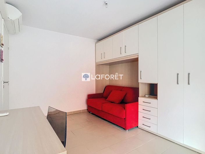 Image No.10-1 Bed Apartment for sale