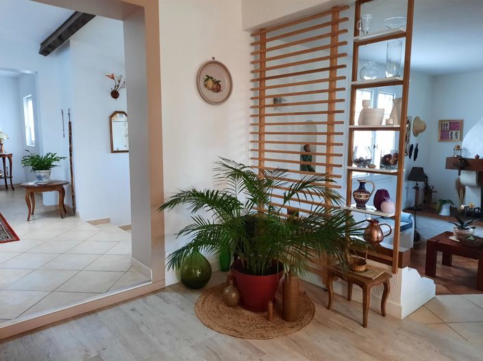 Image No.1-3 Bed House for sale