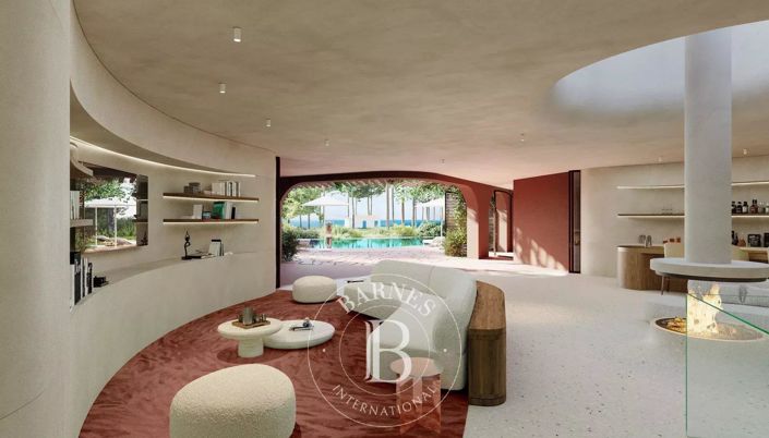 Image No.3-8 Bed House for sale