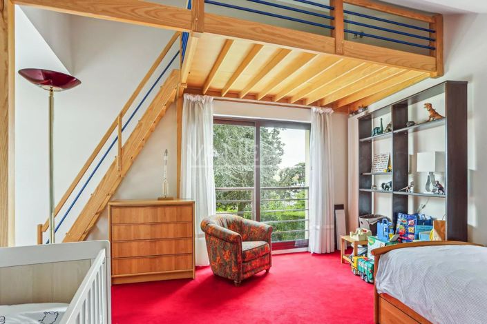 Image No.11-3 Bed House for sale