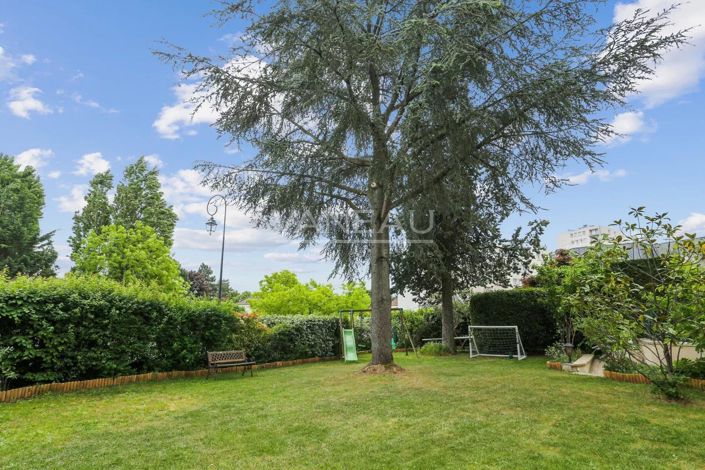 Image No.20-3 Bed House for sale