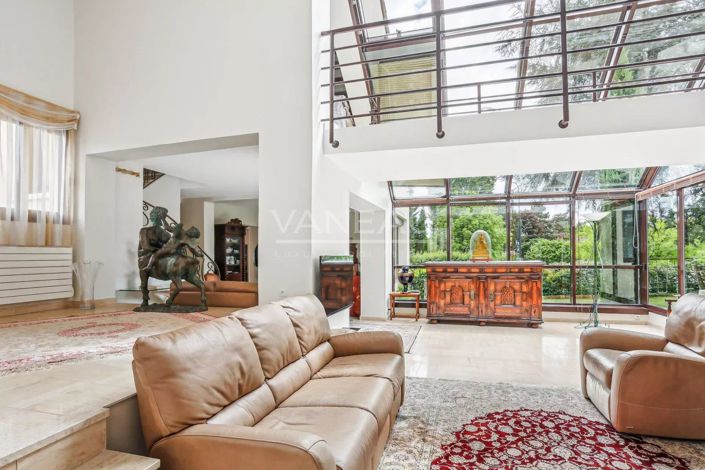 Image No.3-3 Bed House for sale