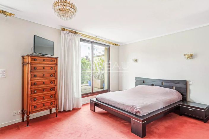 Image No.9-3 Bed House for sale