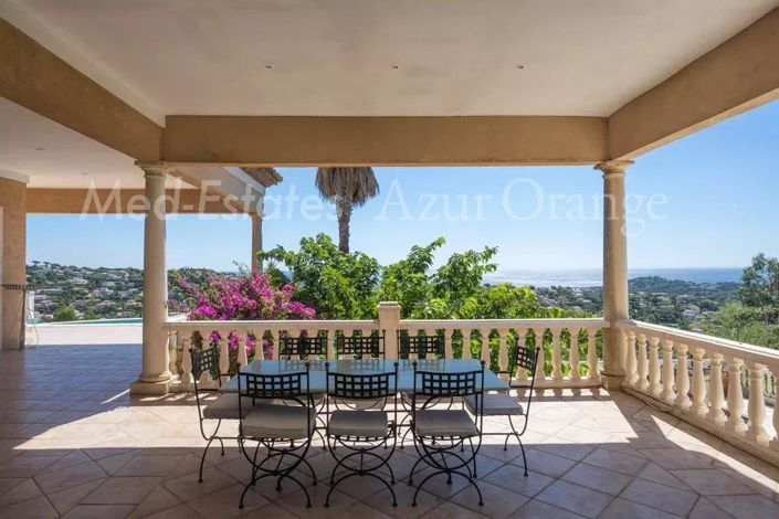 Image No.11-6 Bed House for sale