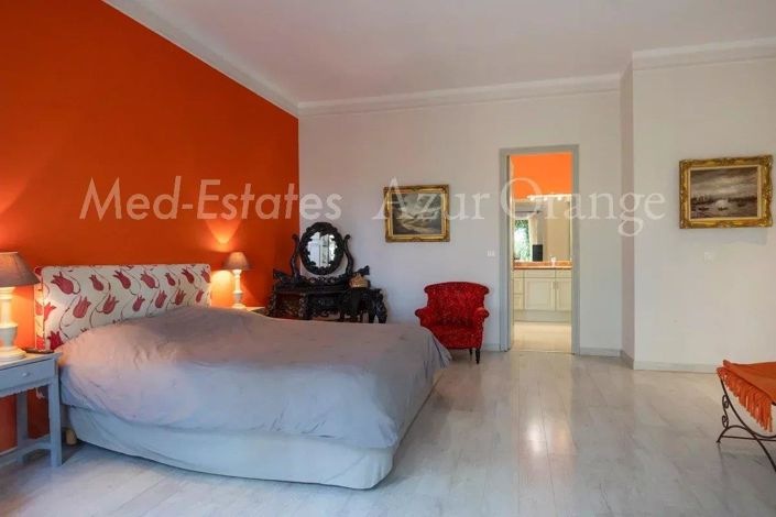 Image No.13-6 Bed House for sale