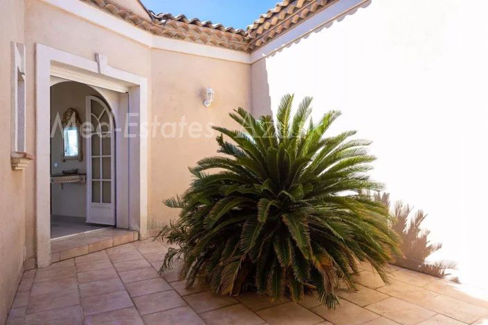 Image No.4-6 Bed House for sale