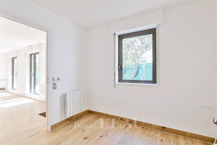 Image No.11-5 Bed House for sale