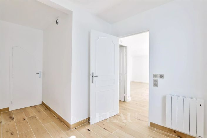 Image No.12-5 Bed House for sale