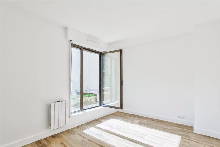 Image No.13-5 Bed House for sale