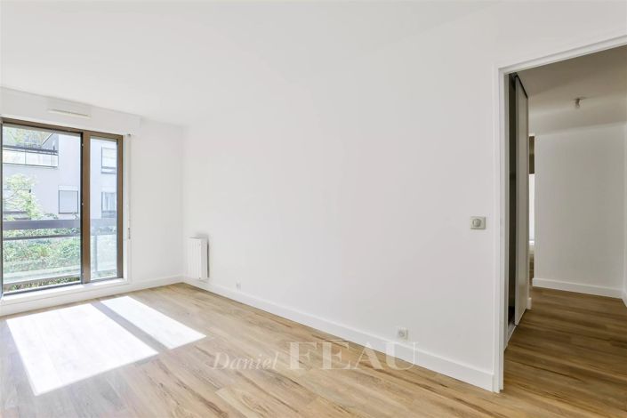 Image No.17-5 Bed House for sale