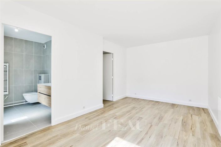 Image No.21-5 Bed House for sale