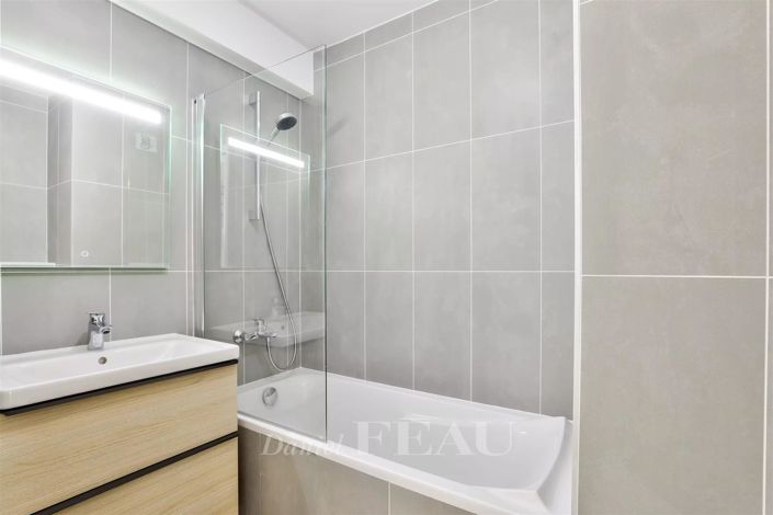 Image No.24-5 Bed House for sale