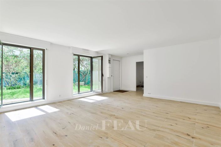 Image No.5-5 Bed House for sale